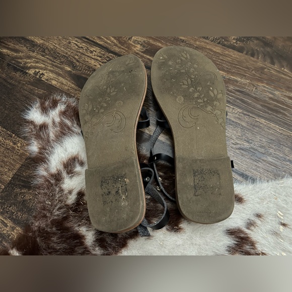 Sandals - Picture 5 of 5